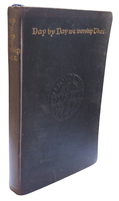Day By Day We Worship Thee Readings and Prayers From Holy Scripture and The Book of Common Prayer 19 book front cover