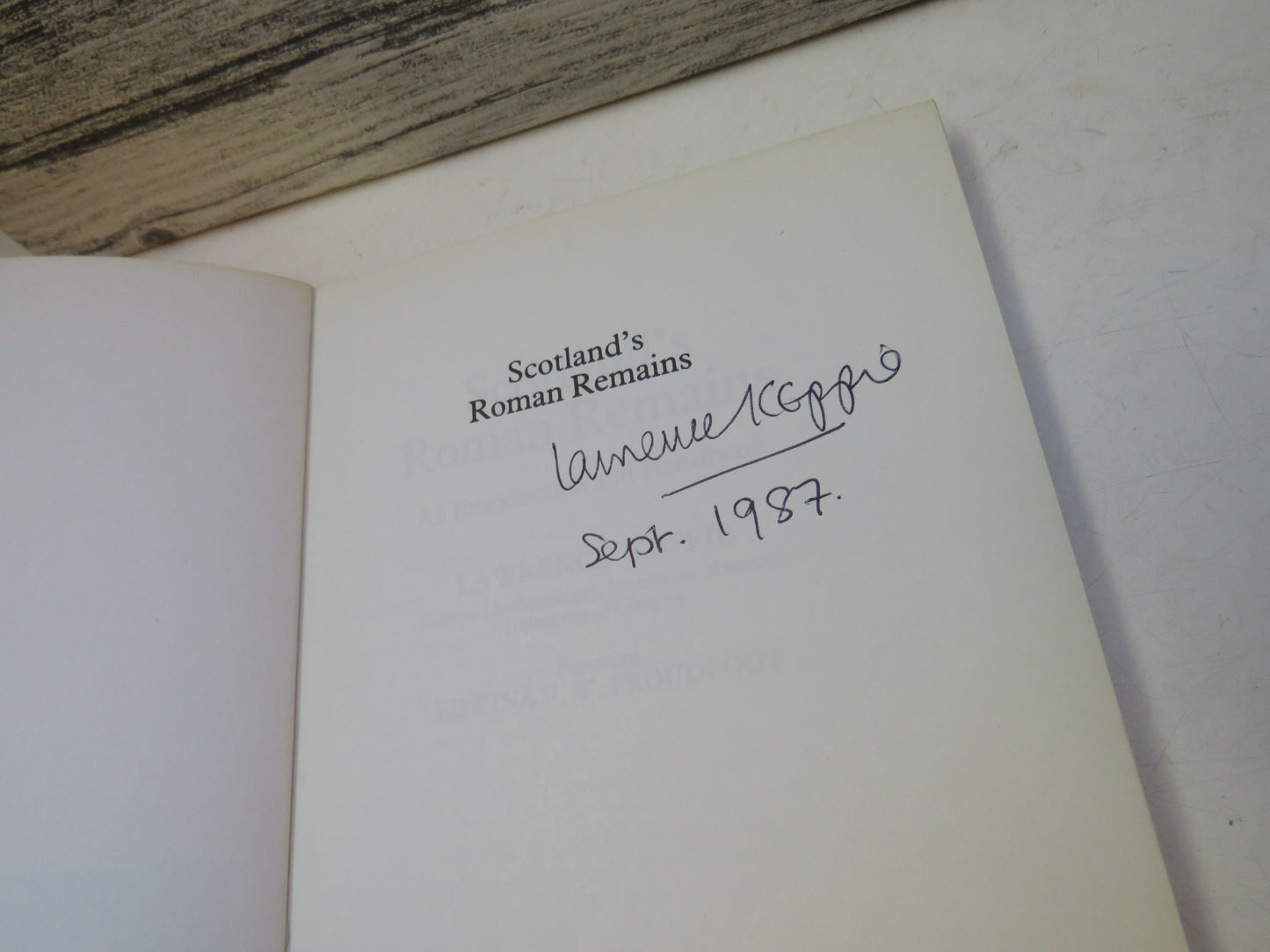 Scotland's Roman Remains An Introduction and Handbook By Lawrence Keppie 1986 Author Signed