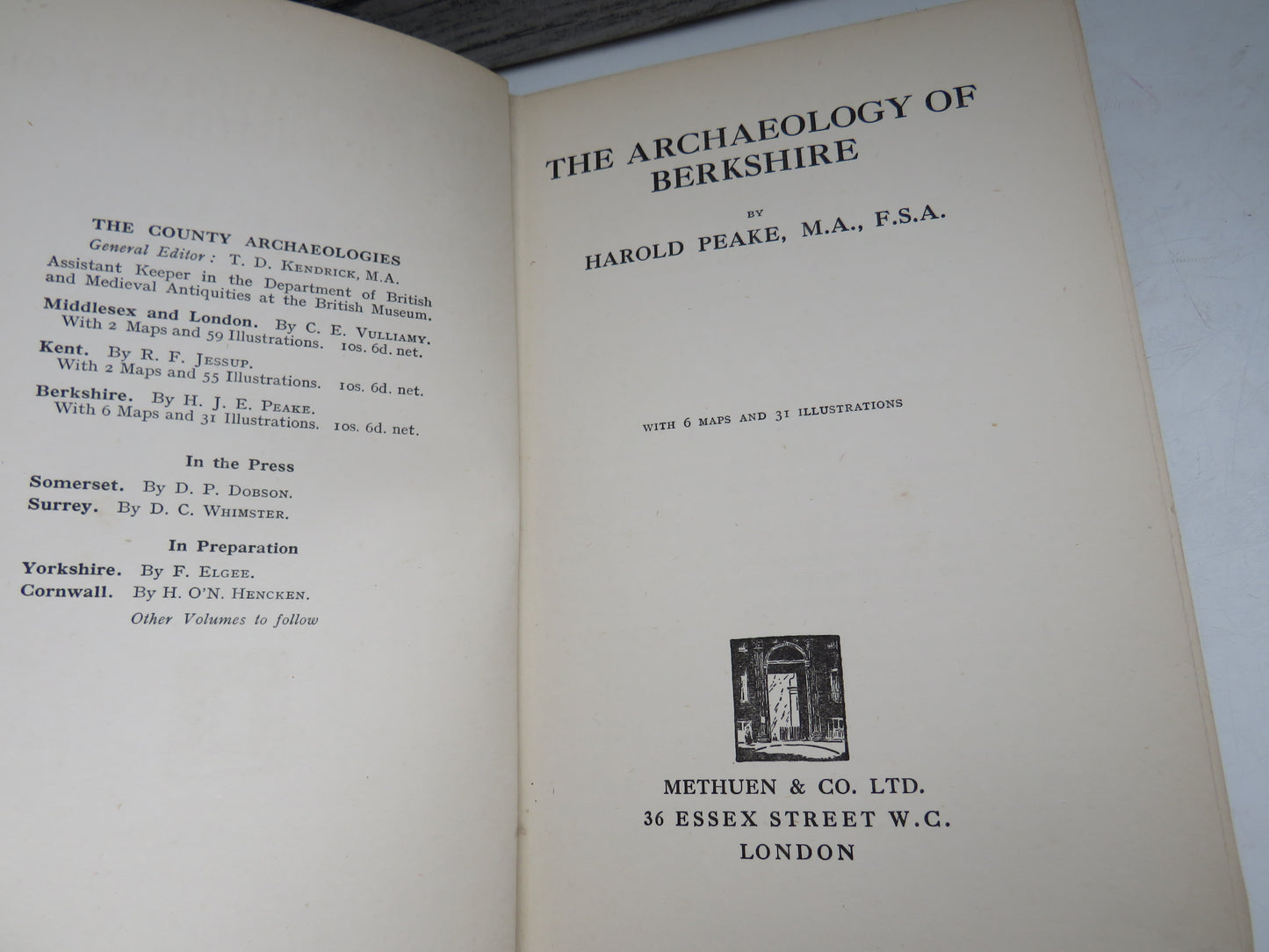 The Archaeology of Berkshire By Harold Peake 1931 1st Edition