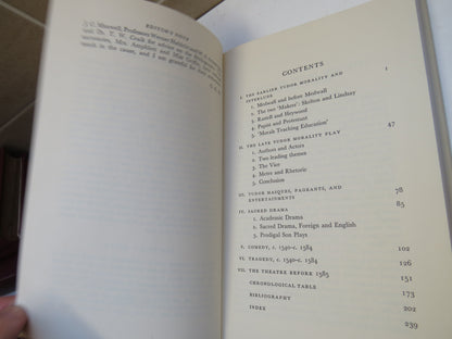 The English Drama 1485-1585 By F. P. Wilson 1979 book image 4