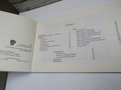 Weaving In Miniature By Carol Strickler & Barbara Taggart 1980 book image 4