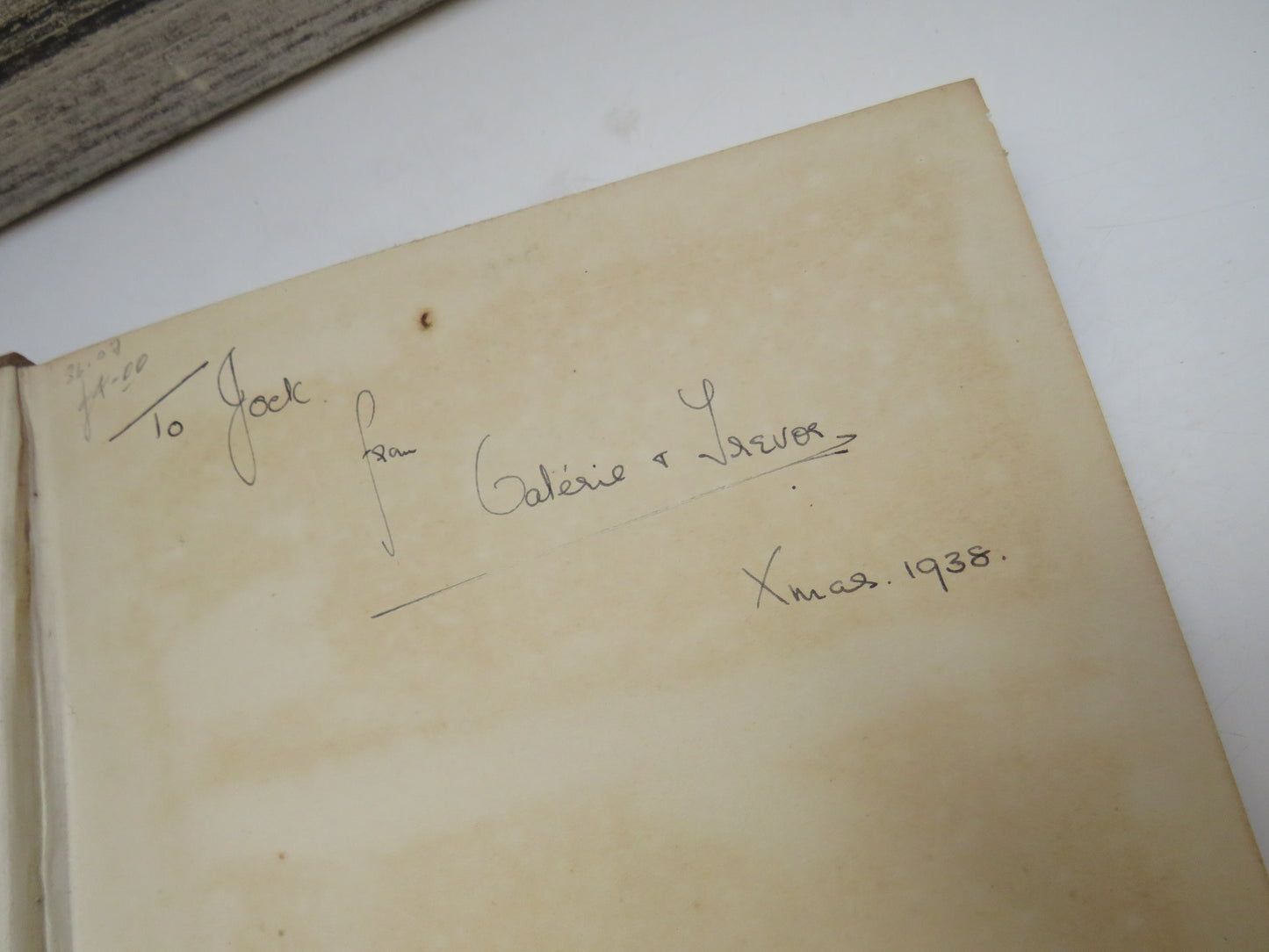 Outside Britain A Guide To This Grave New World By Dower and Riddell 1938