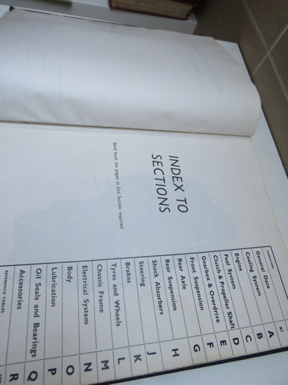 Humber Hawk Workshop Manual Marks III, IV, V and VI 1958 book image 4