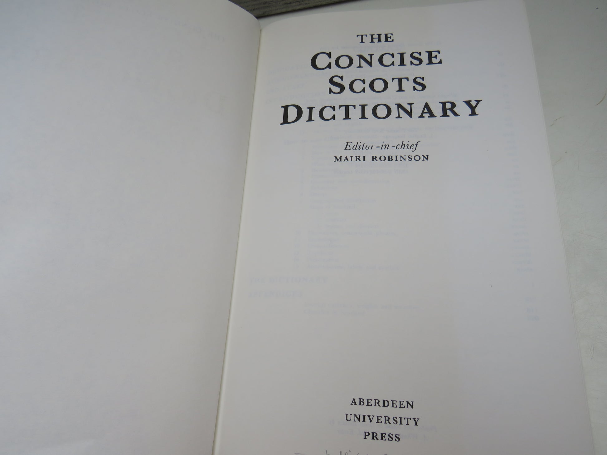 The Concise Scots Dictionary Editor-In-Chief Mairi Robinson 1985 (Vintage Scottish Reference Book) book 4