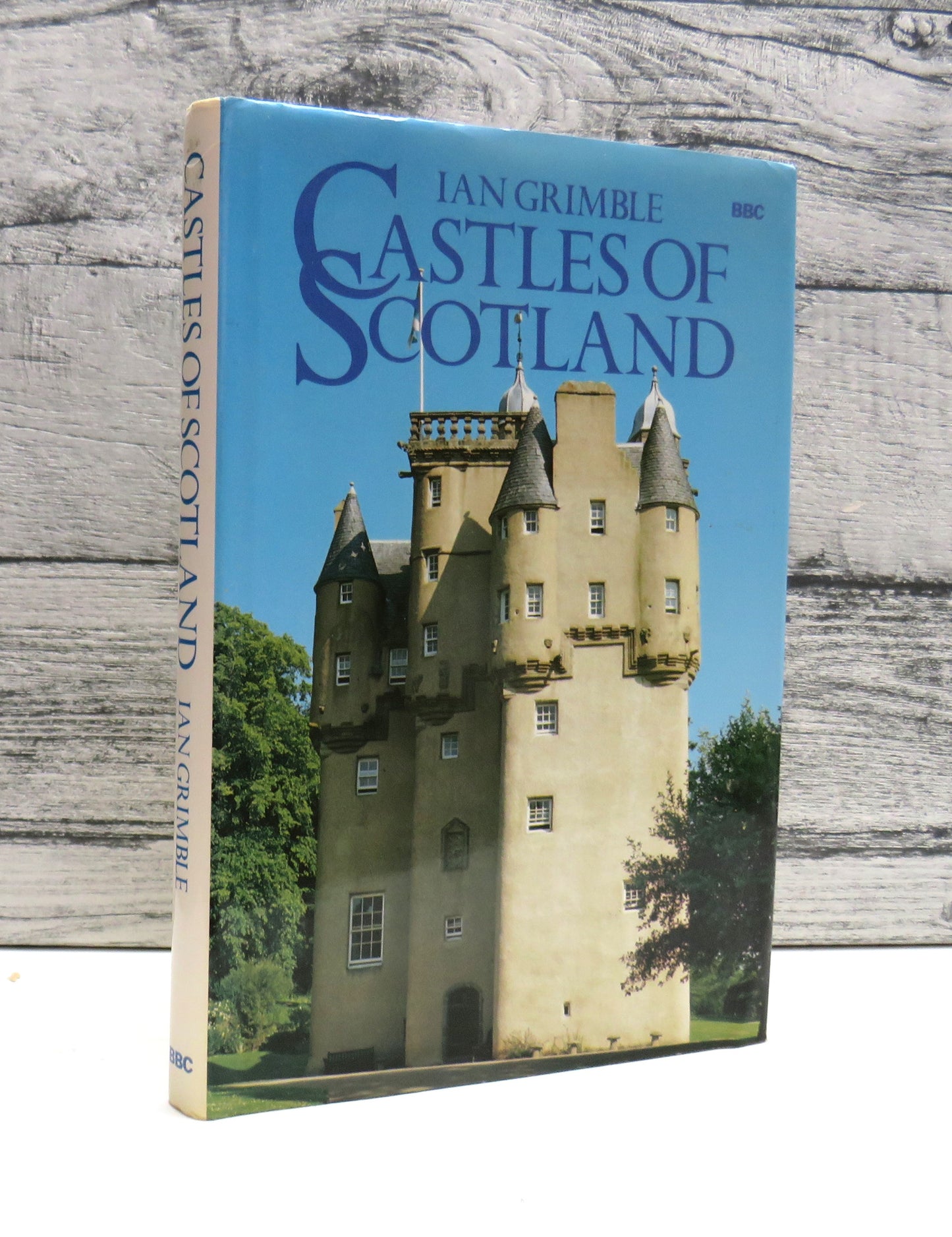 Castles of Scotland By Ian Grimble 1988
