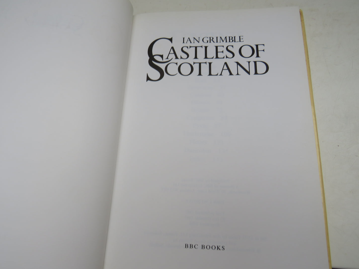 Castles of Scotland By Ian Grimble 1988