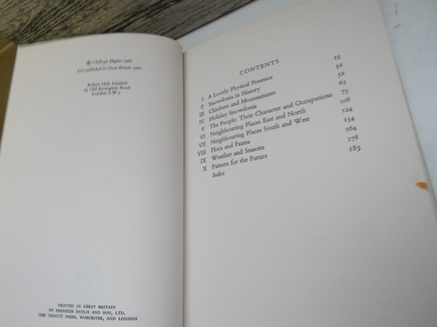 Portrait of Snowdonia By Cledwyn Hughes 1967 book image 4