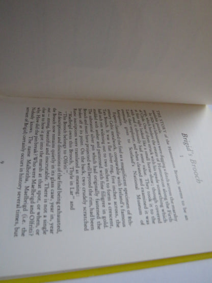 Mixter-Maxter Brigid's Brooch and Other Stories By M.C. Scott Moncrieff 1988 book image 4