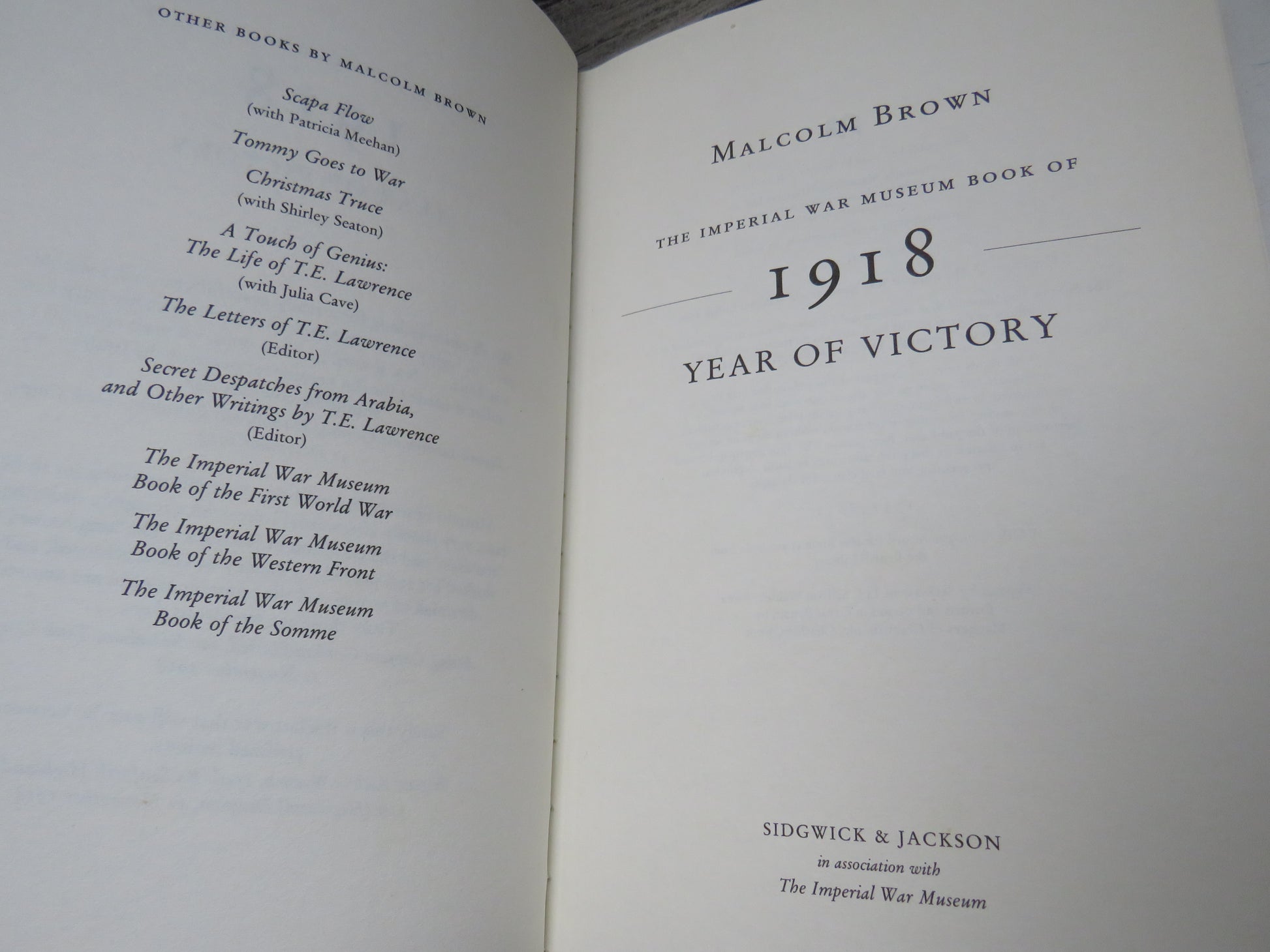 The Imperial War Museum Book of 1918 Year of Victory By Malcolm Brown 1998 (Vintage History Book) book 3