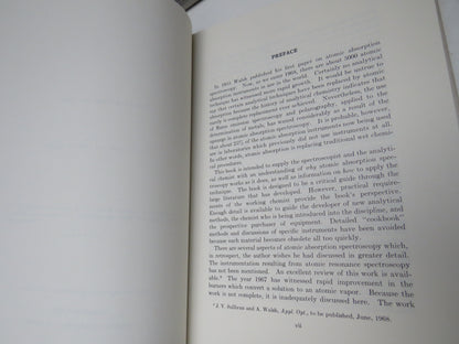 Atomic Absorption Spectroscopy By Walter Slavin 1968 (Vintage Science Book) book image 5