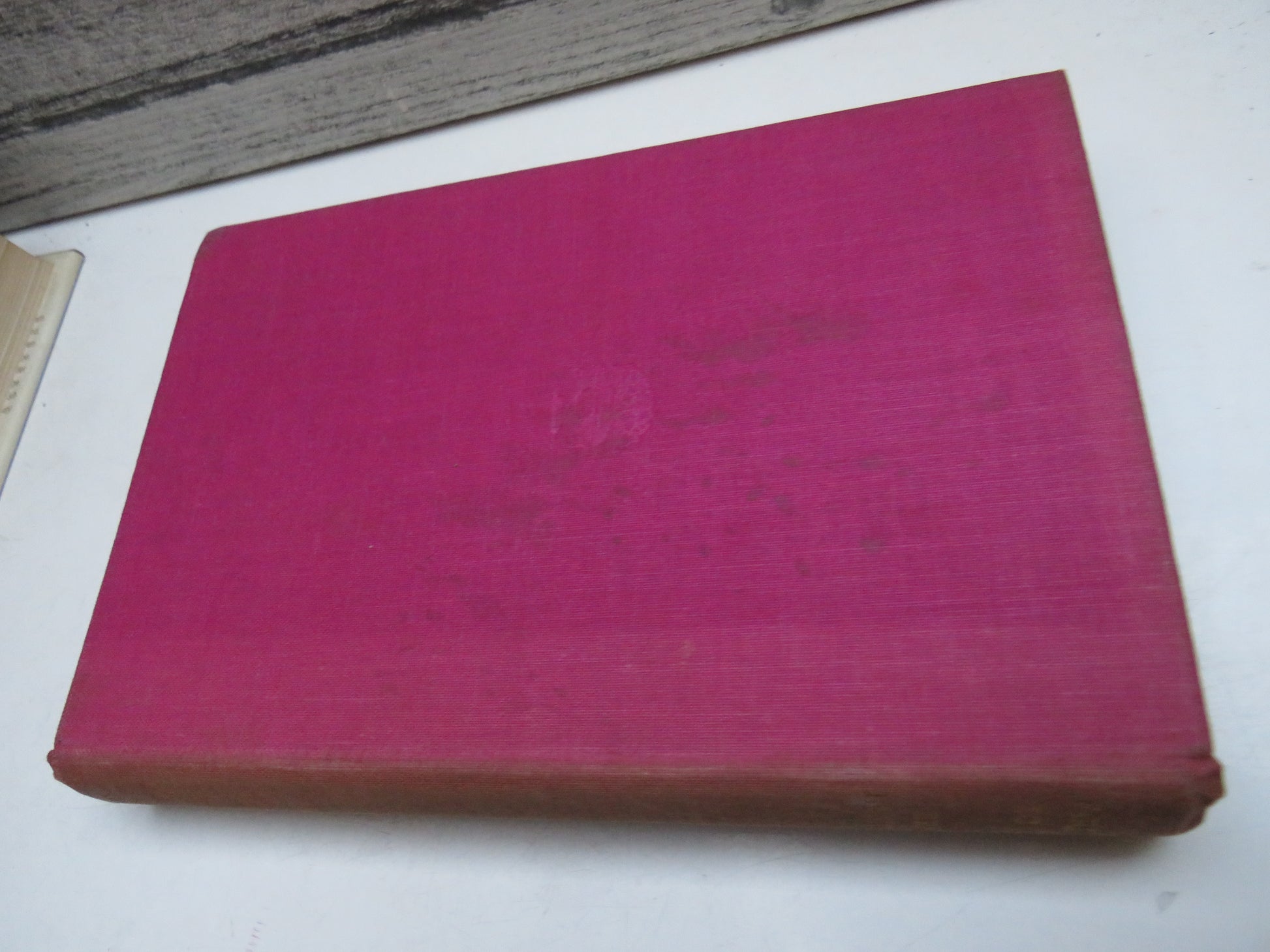 A Farewell To Arms By Ernest Hemingway 1929 1st UK Edition book image 2