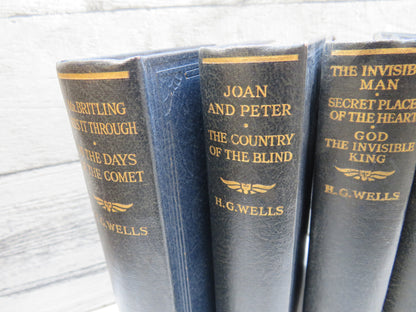 Small Set of 6 Books By H.G. Wells Inc The Invisible Man Kipps Joan and Peter (Classic Science Ficti book image 2