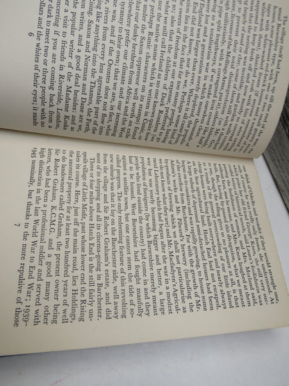 Enter Sir Robert by Angela Thirkell 1955 (Modern Fiction) book image 4
