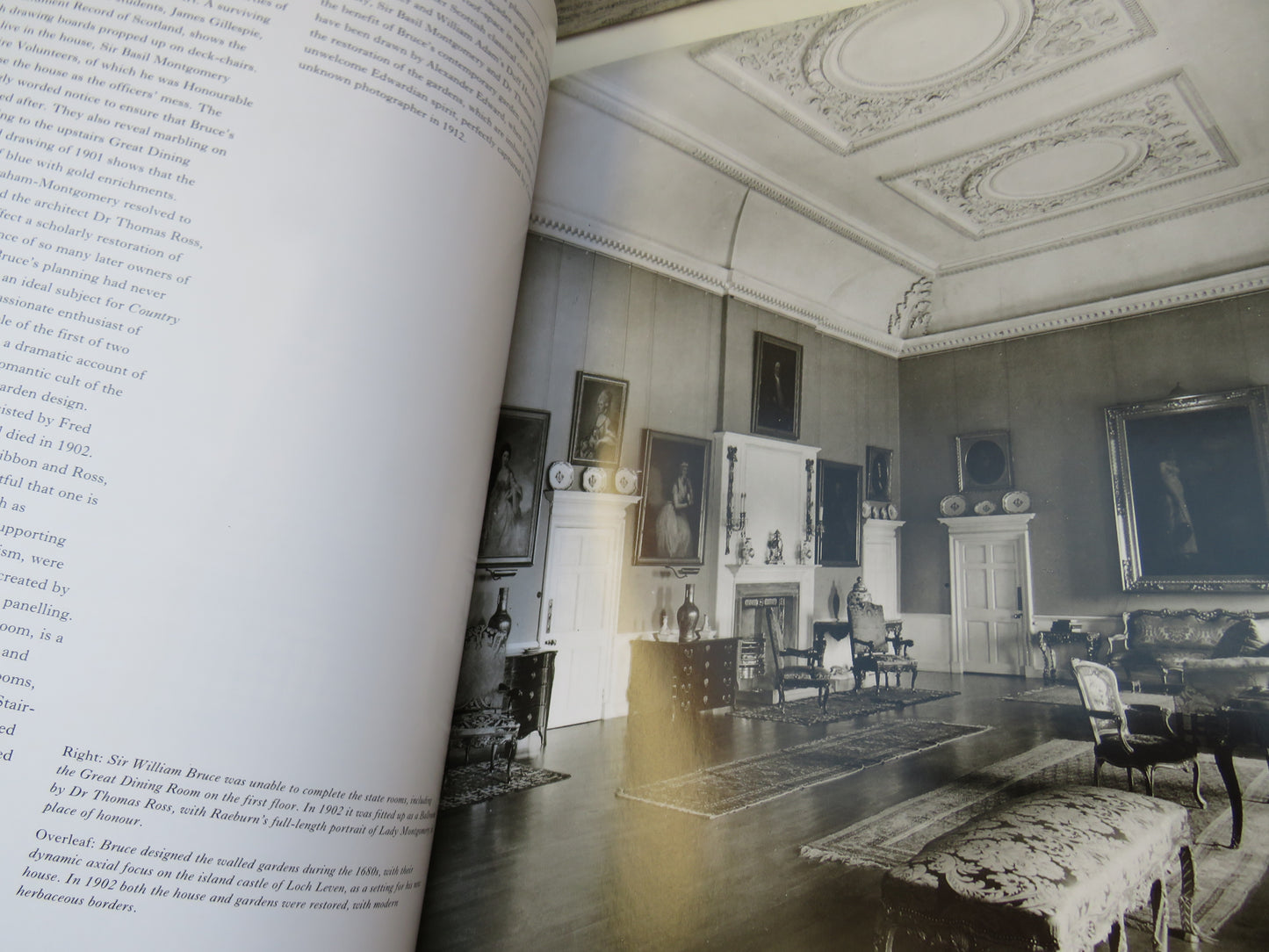 Scottish Houses and Gardens From The Archives of Country Life By Ian Gow 2007