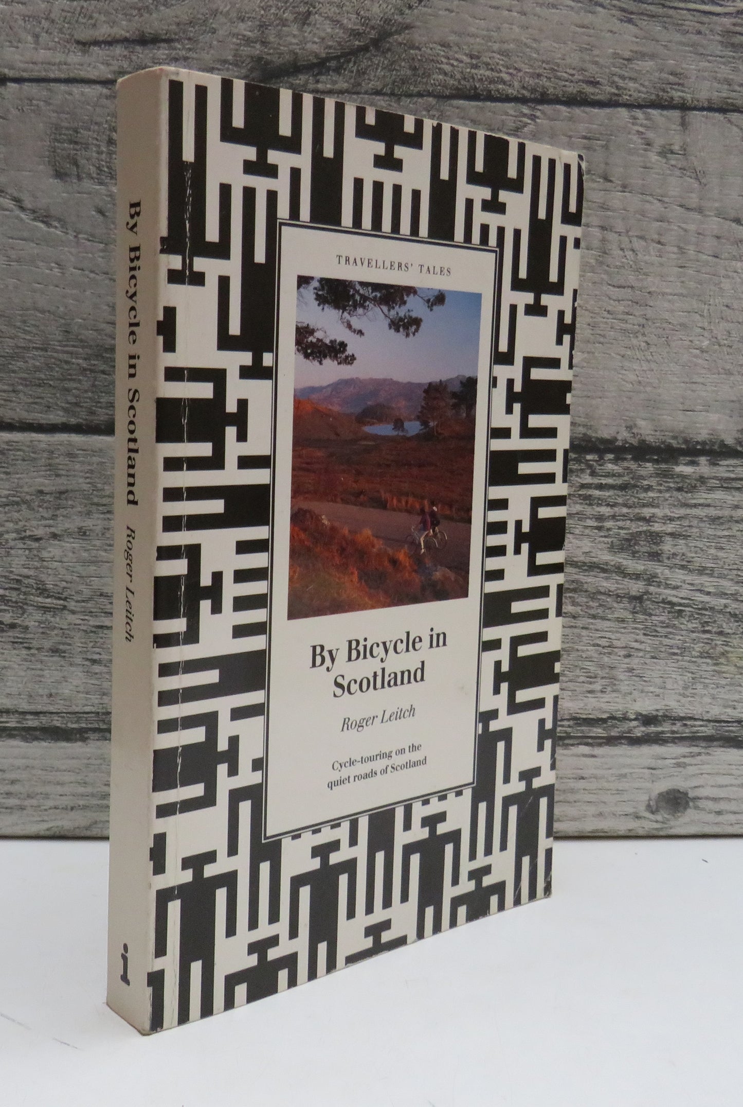 By Bicycle in Scotland by Roger Leitch, Cycle-touring on the quiet roads of Scotland, 1993
