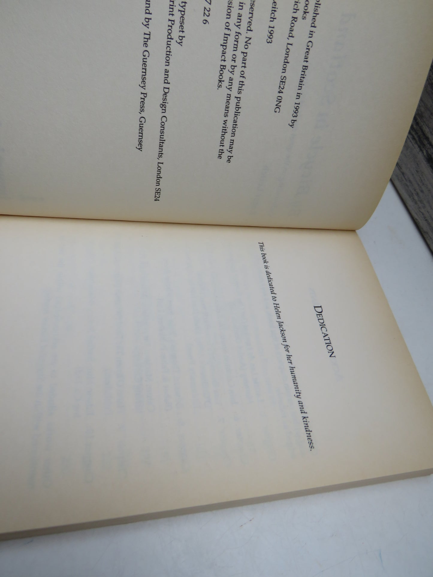 By Bicycle in Scotland by Roger Leitch, Cycle-touring on the quiet roads of Scotland, 1993