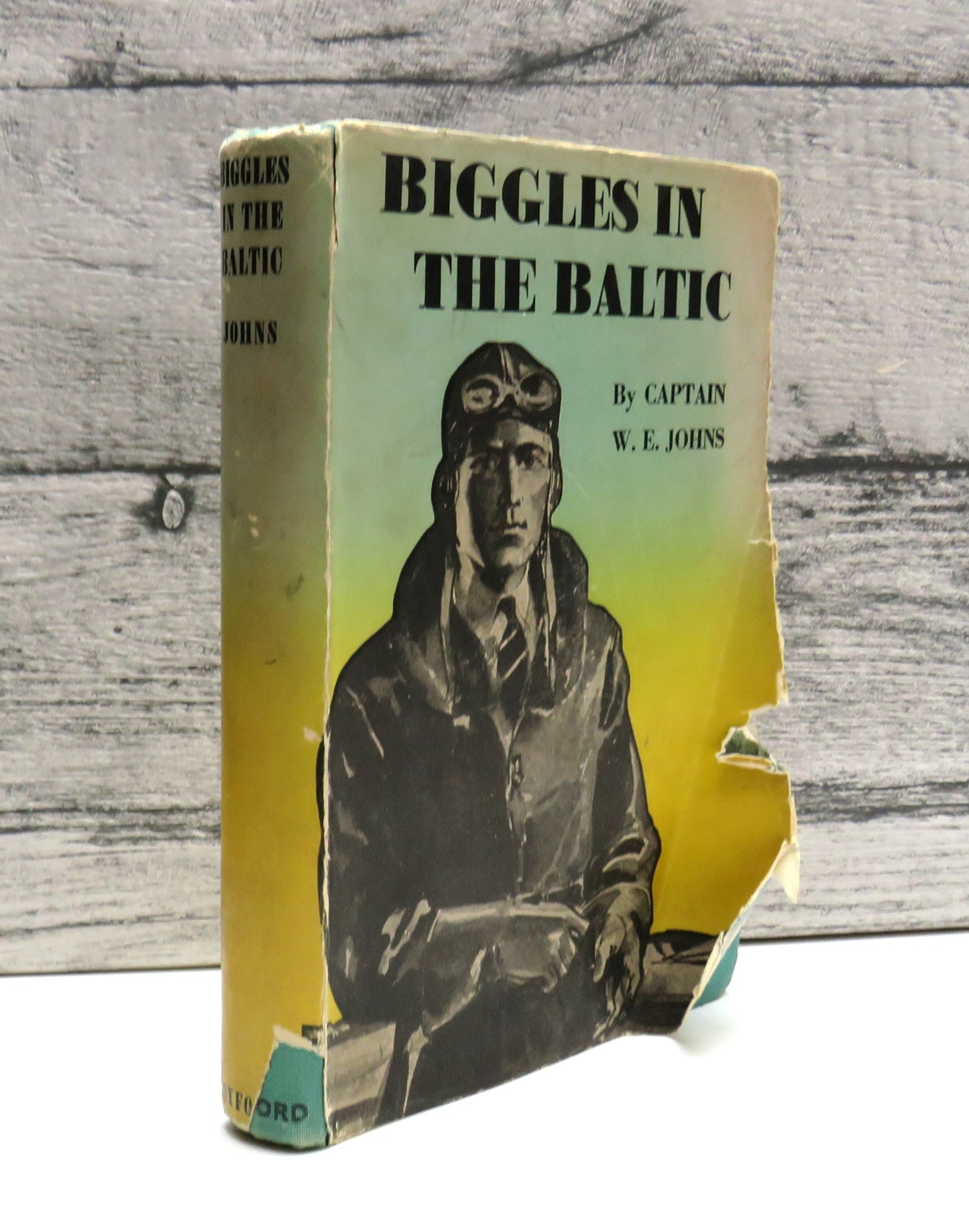 Biggles In The Baltic By Captain W.E. Johns 1942