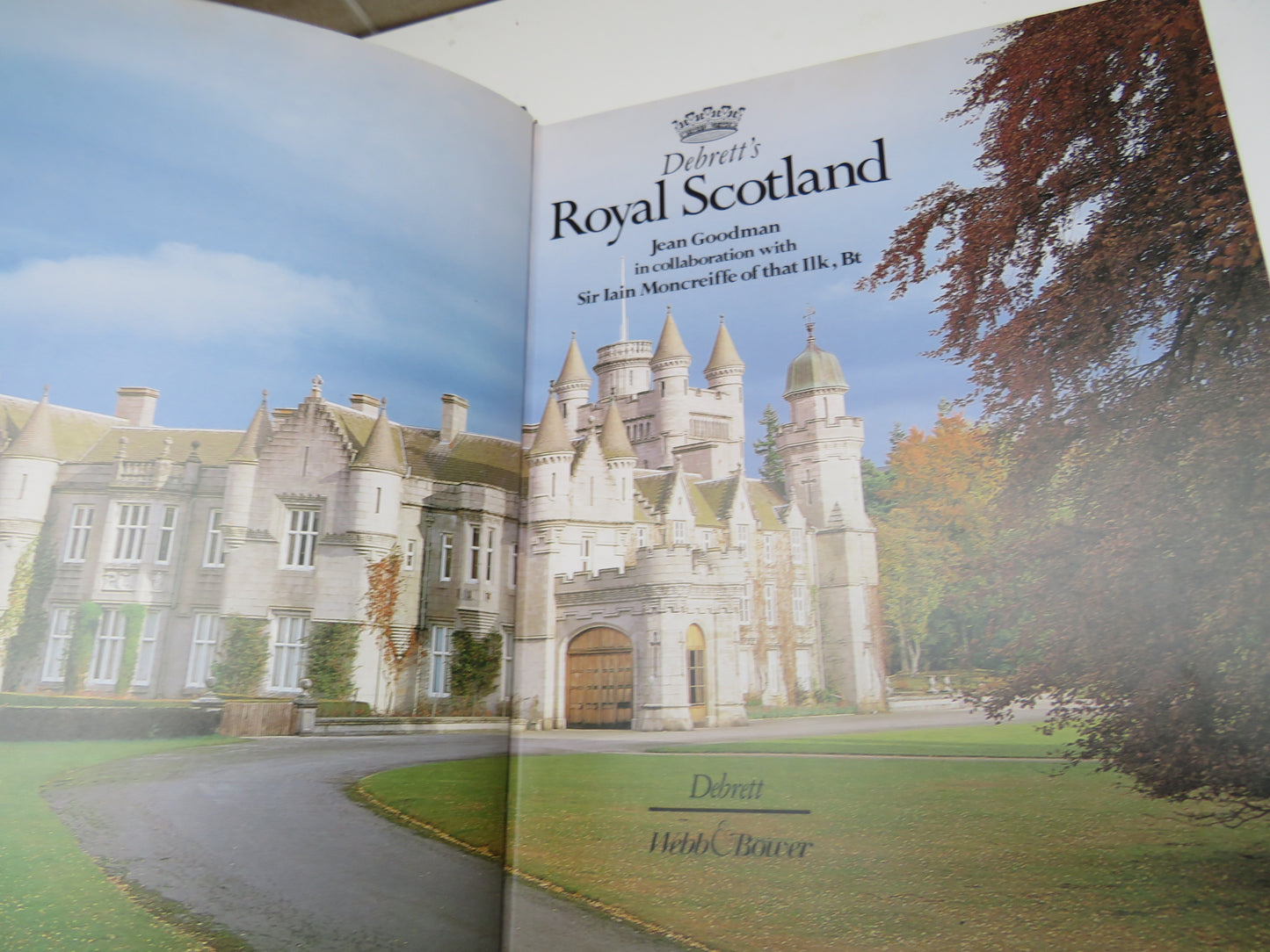 Debrett's Royal Scotland by Jean Goodman, 1983