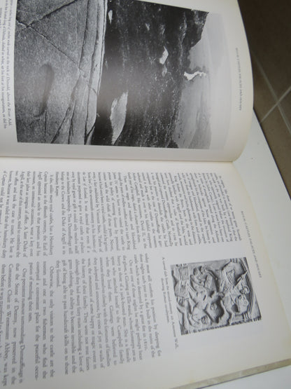 Debrett's Royal Scotland by Jean Goodman, 1983 book image 4