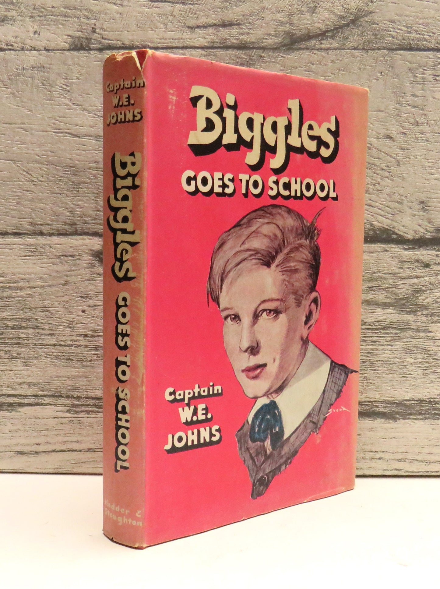 Biggles Goes To School The Story of Biggles Early Life and School Days By Captain W. E. Johns 1951
