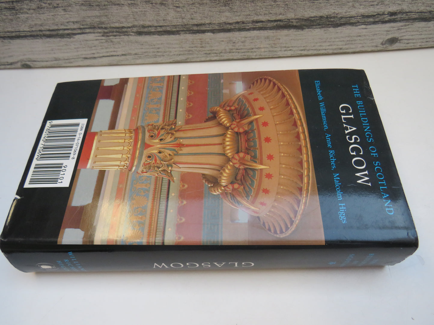 The Buildings of Scotland Glasgow By Elizabeth Williamson, Anne Riches and Malcolm Higgs The Buildings of Scotland 1990