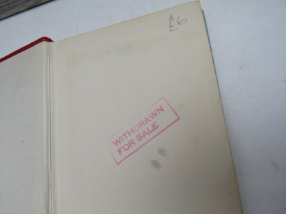 Biggles Sees It Through By Captain W.E. Johns 1960