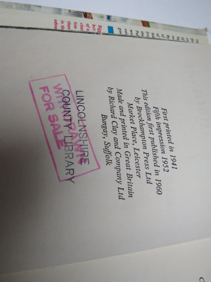 Biggles Sees It Through By Captain W.E. Johns 1960