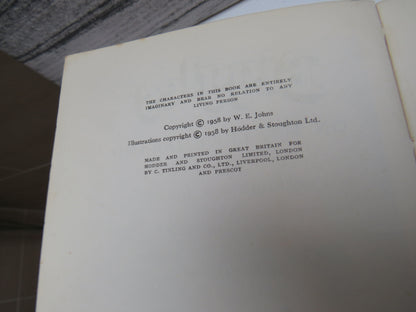 Biggles On Mystery Island By Captain W.E. Johns 1958