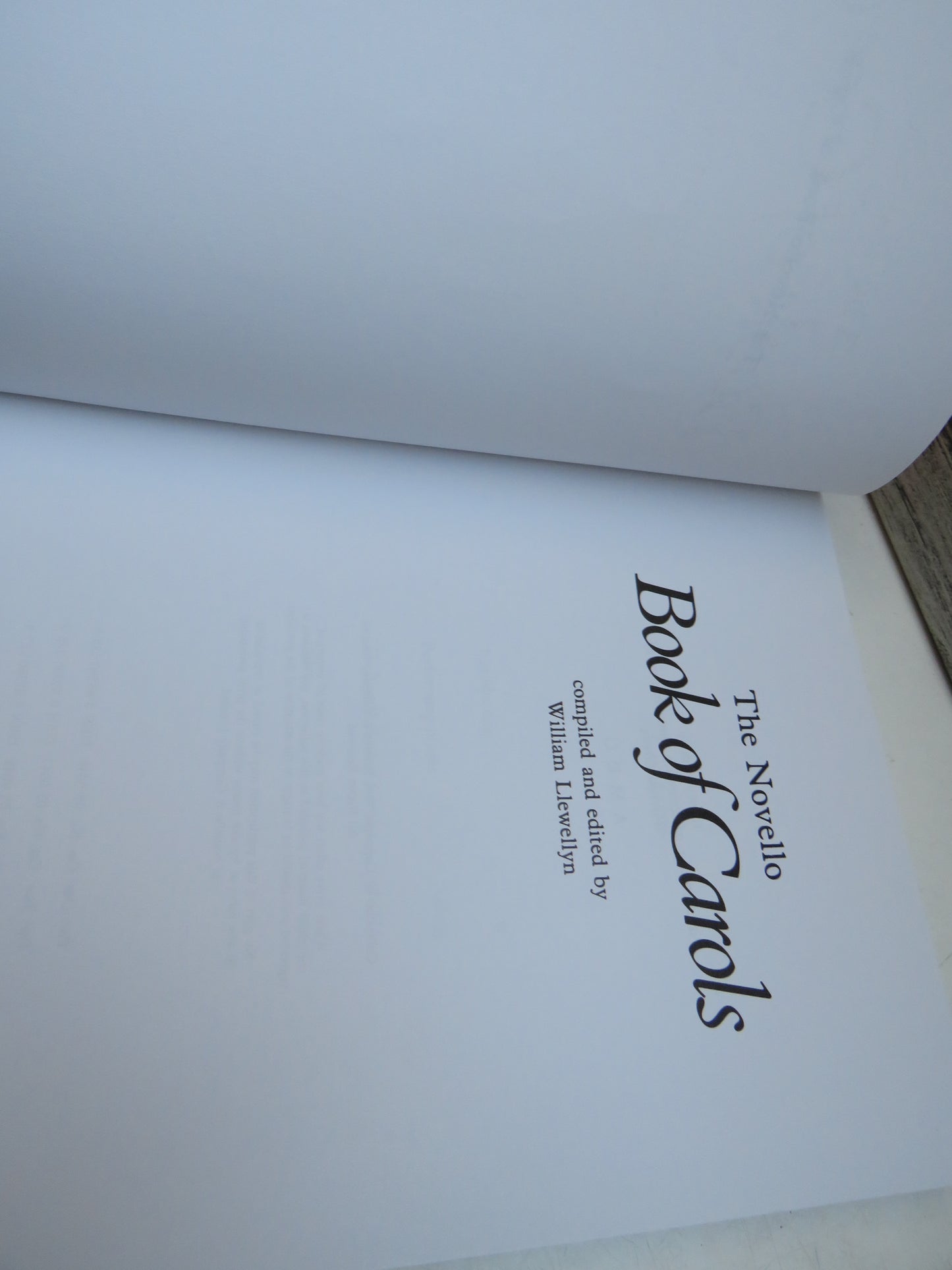 The Novello Book of Carols Compiled and Edited By William Llewellyn 1986