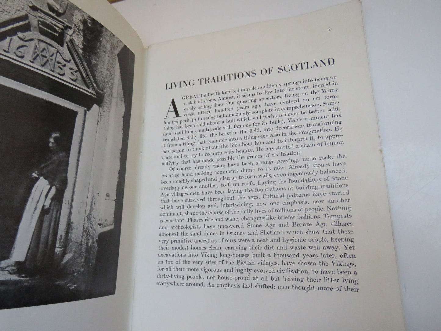 Living Traditions of Scotland by George Scott-Moncrieff