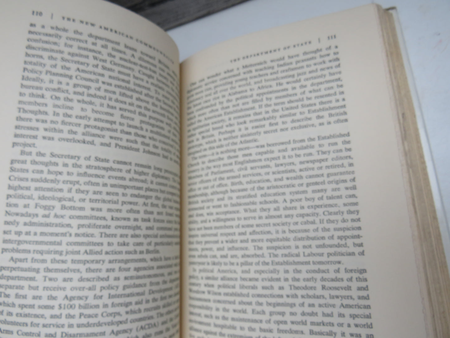 The New American Commonwealth By Louis Heren 1968