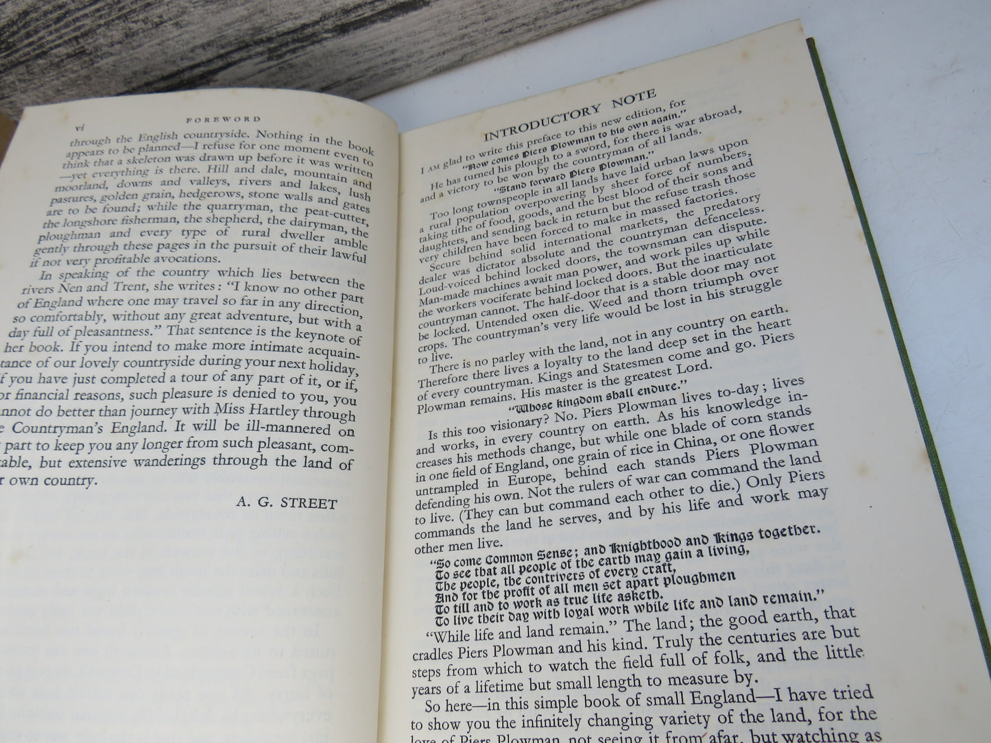 The Countryman's England By Dorothy Hartley 1942-43