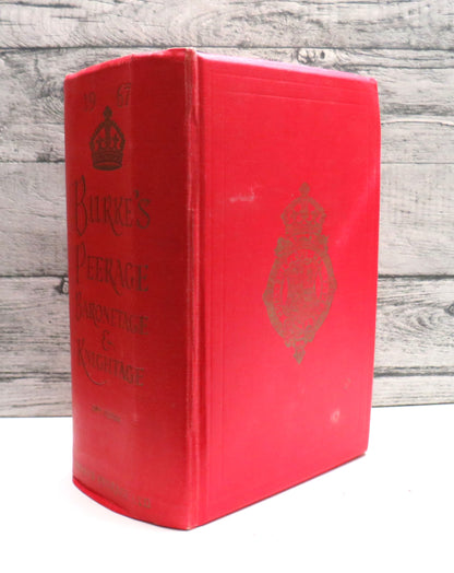 Burke's Genealogical and Heraldic History of the Peerage Baronetage and Knightage 1967 book front cover