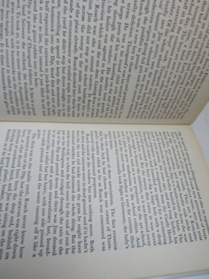 Tinker Tailor Soldier Spy by John le Carré 1975 (Vintage Spy Thriller) book image 4
