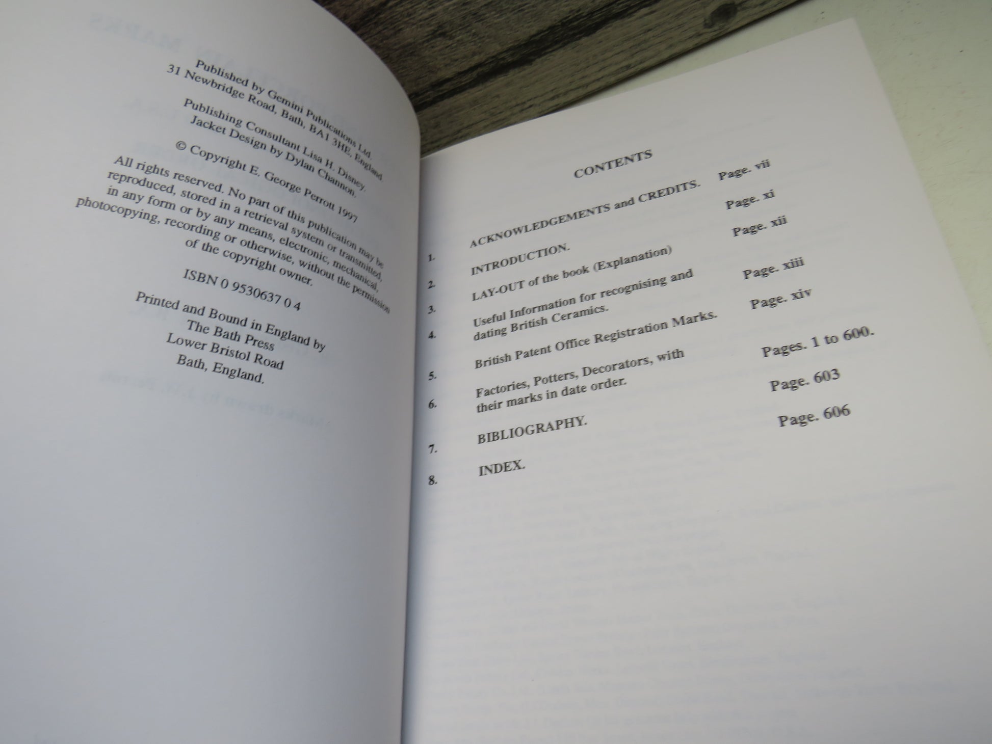 Pottery & Porcelain Marks, European, Oriental and USA in Chronological order by E. George Perrott 1997 (Modern Reference Book) book 4