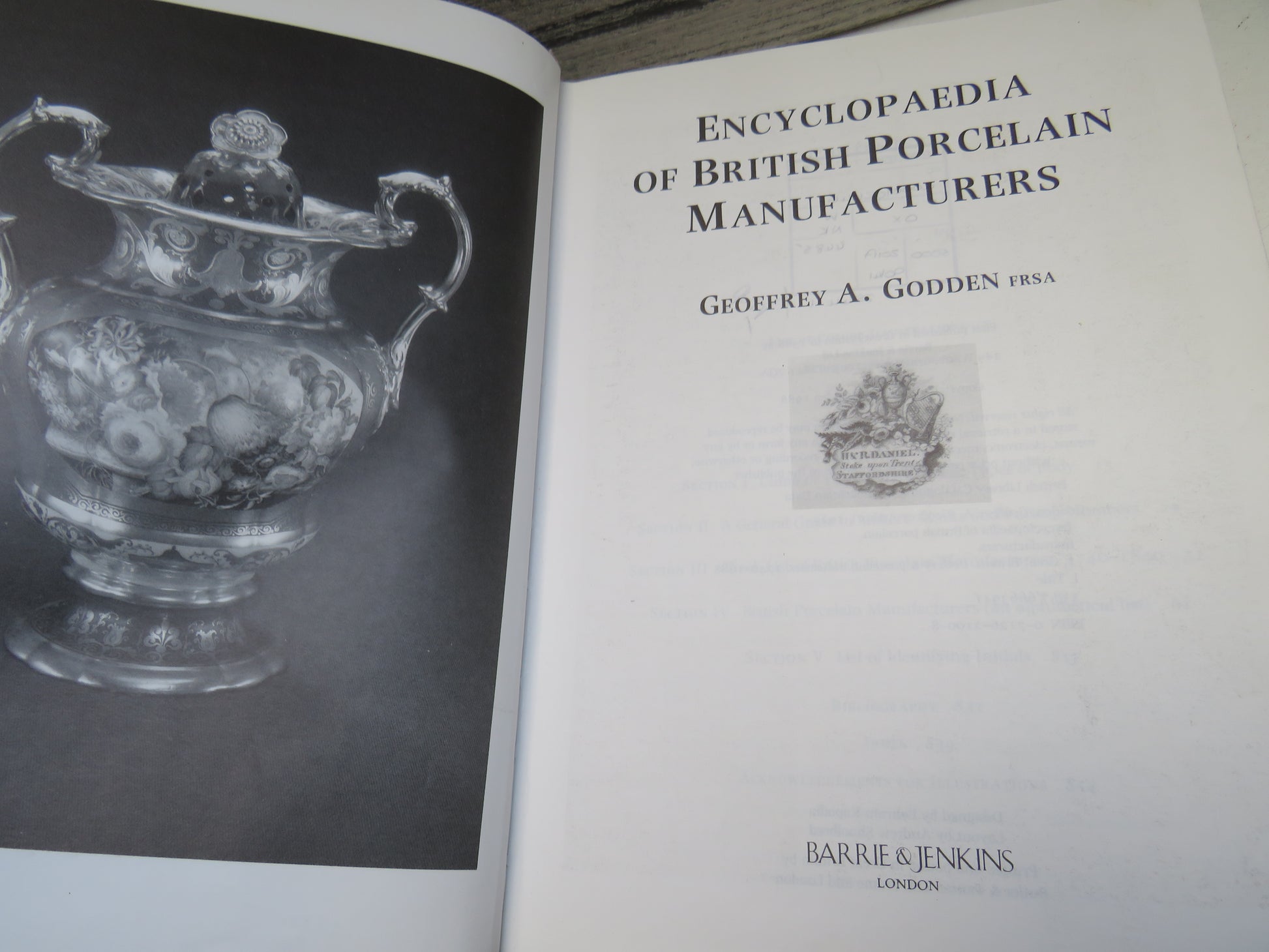 Encyclopaedia of British Porcelain Manufacturers by Geoffrey A. Godden 1988 First Edition (Modern Reference Book) book 5