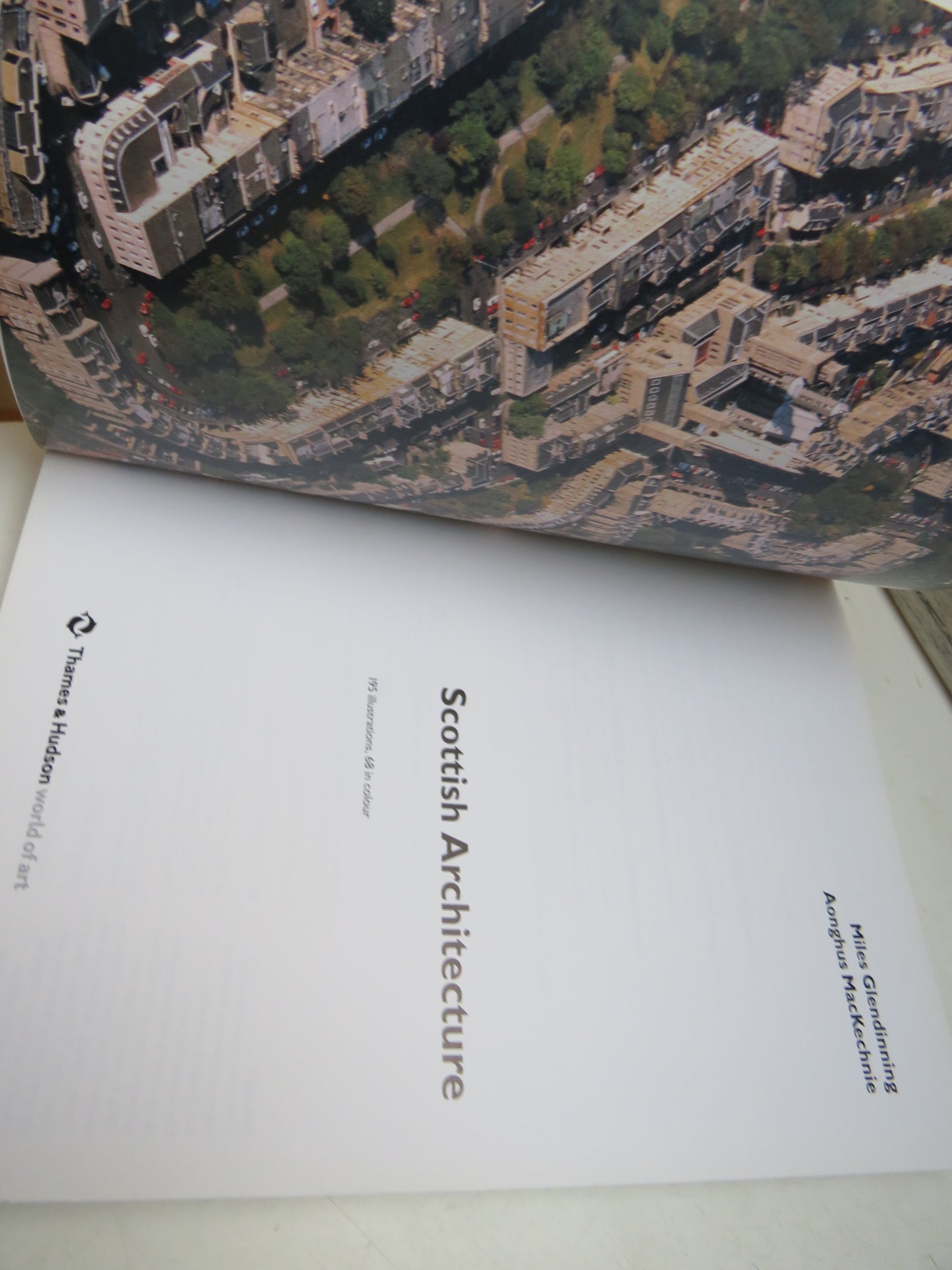 Scottish Architecture By Miles Glendinning & Aonghus MacKenchnie 2004 (Modern Architecture Book) book 4
