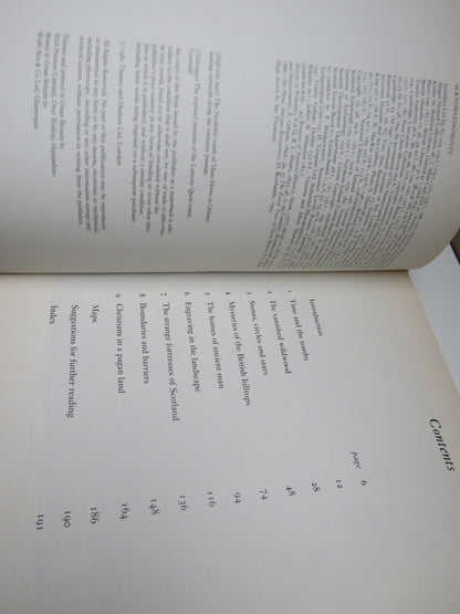 Riddles In The British Landscape By Richard Muir With 148 Illustrations and 4 Maps book image 3