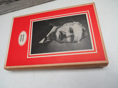 Gordon Martyr and Misfit By Anthony Nutting 1967 book image 2