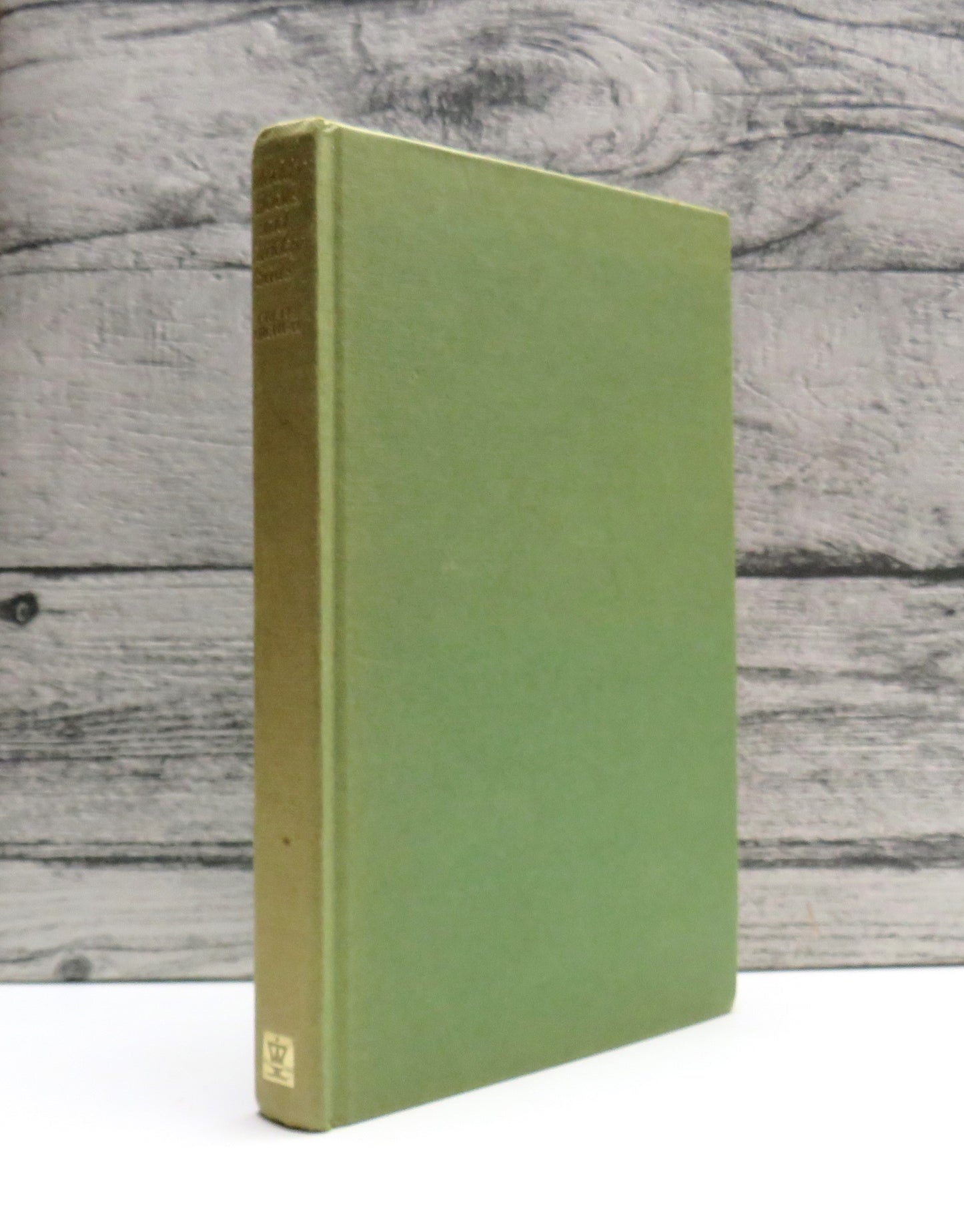 Muddy Boots and Sunday Suits Memories of a Country Childhood By Fred Archer 1974