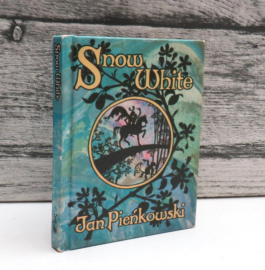 Snow White From The Brothers Grimm With Pictures By Jan Pienkowski Small Book