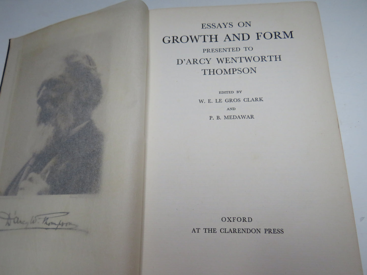 Essays on Growth and Form presented to D'arcy Wentworth Thompson, 1947, Vintage Book
