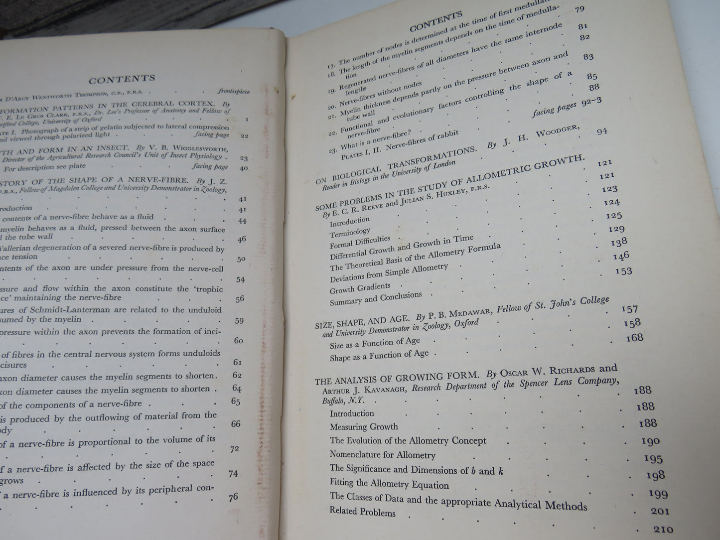 Essays on Growth and Form presented to D'arcy Wentworth Thompson, 1947, Vintage Book