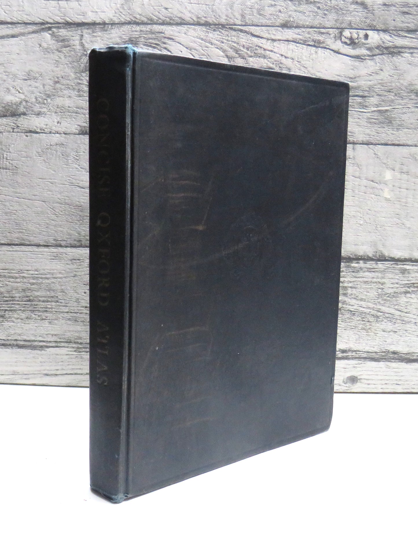 Concise Oxford Atlas Prepared By The Cartographic Department of the Clarendon Press 1966 book front cover