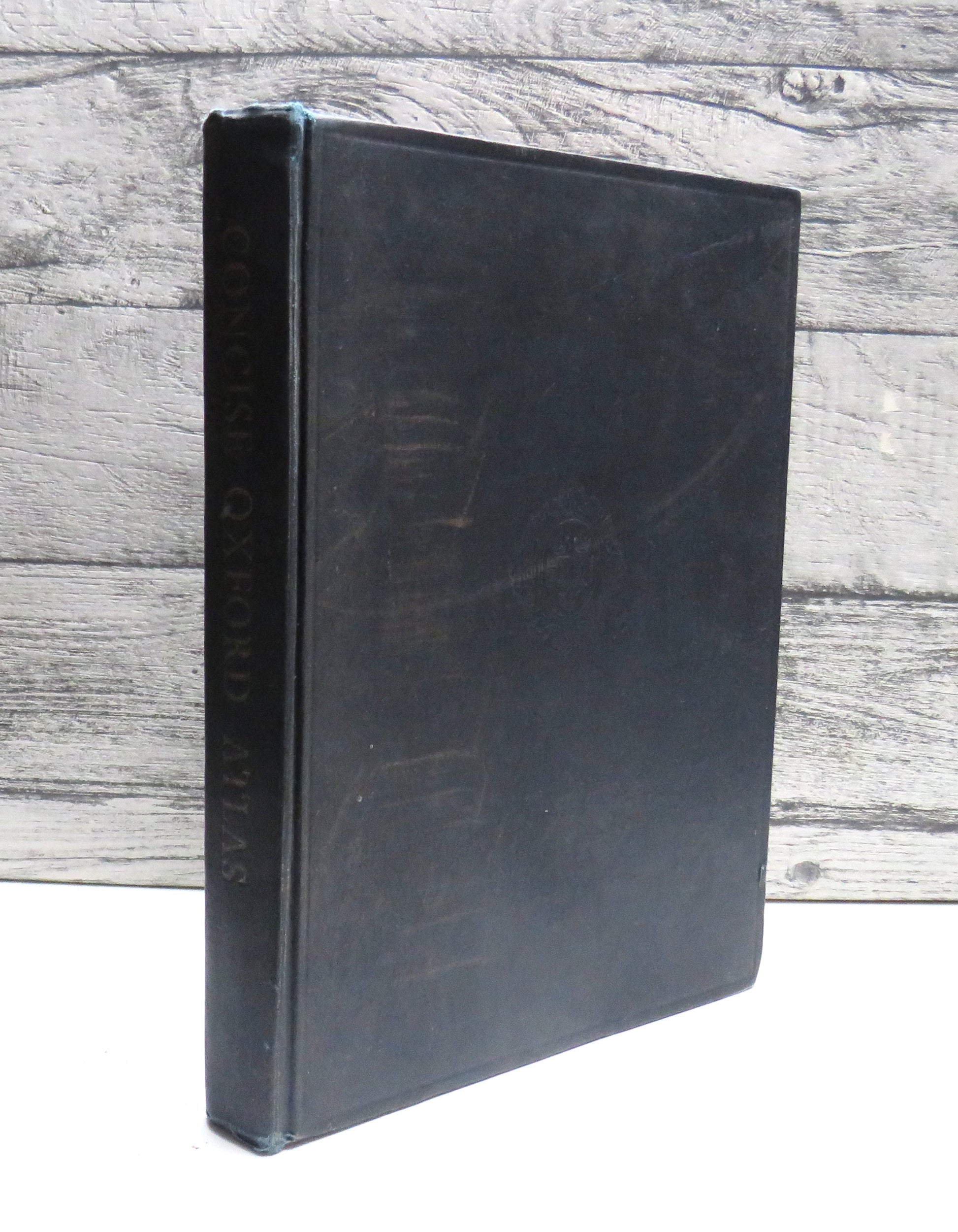 Concise Oxford Atlas Prepared By The Cartographic Department of the Clarendon Press 1966 book front cover