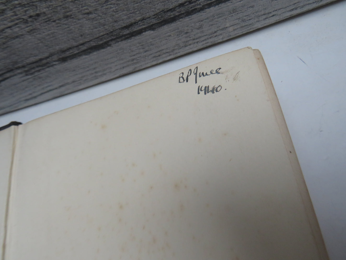 Thrice a Stranger New Chapters of Autobiography By Vera Brittain 1938 book image 3