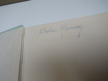 The Flight of the Falcon By Daphne Du Maurier 1965 book image 3