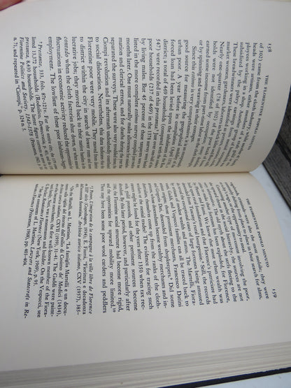 Violence and Civil Disorder In Italian Cities, 1200-1500 Edited By Lauro Martines 1972 book image 7