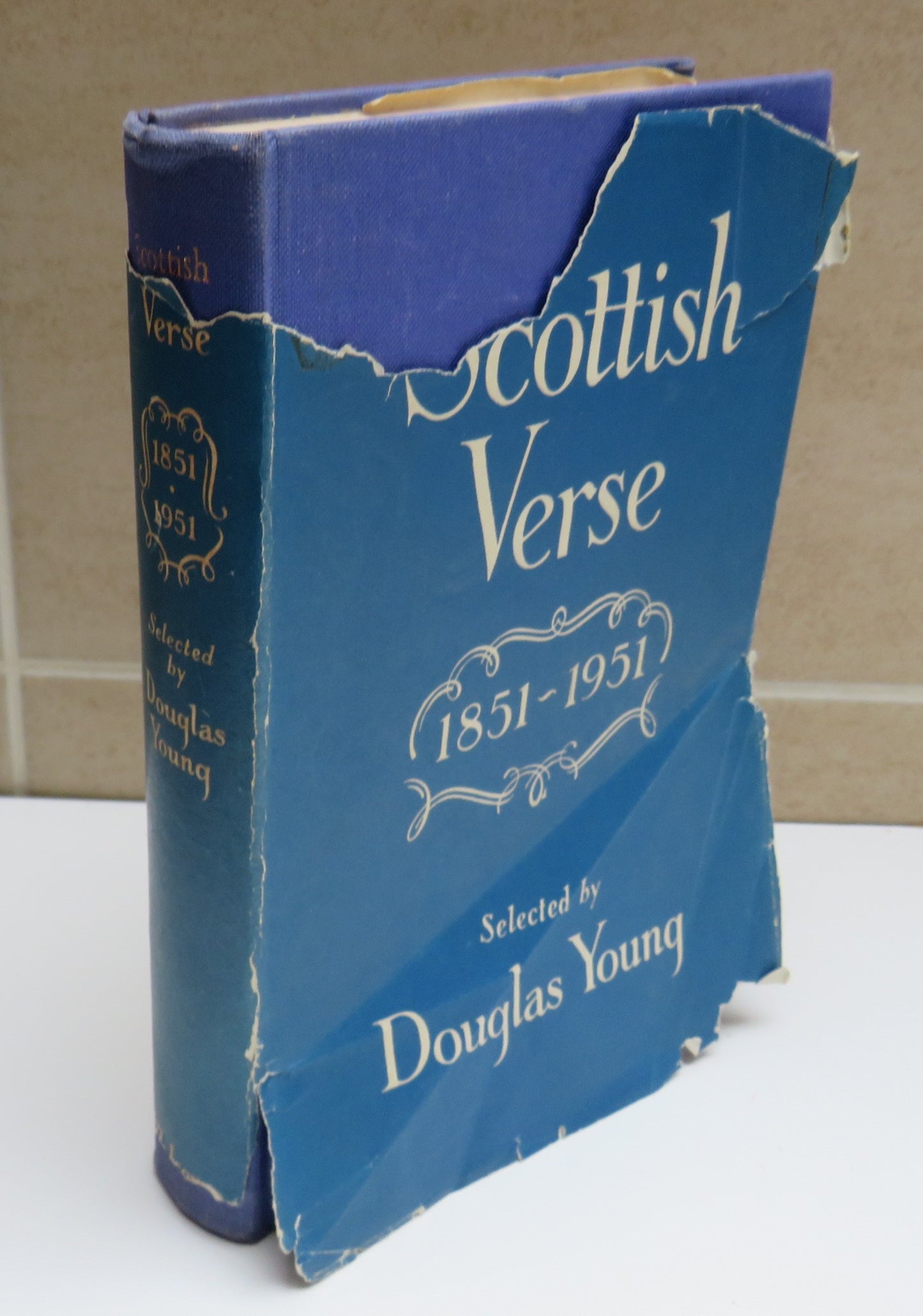 Scottish Verse 1851-1951 by Douglas Young, 1952