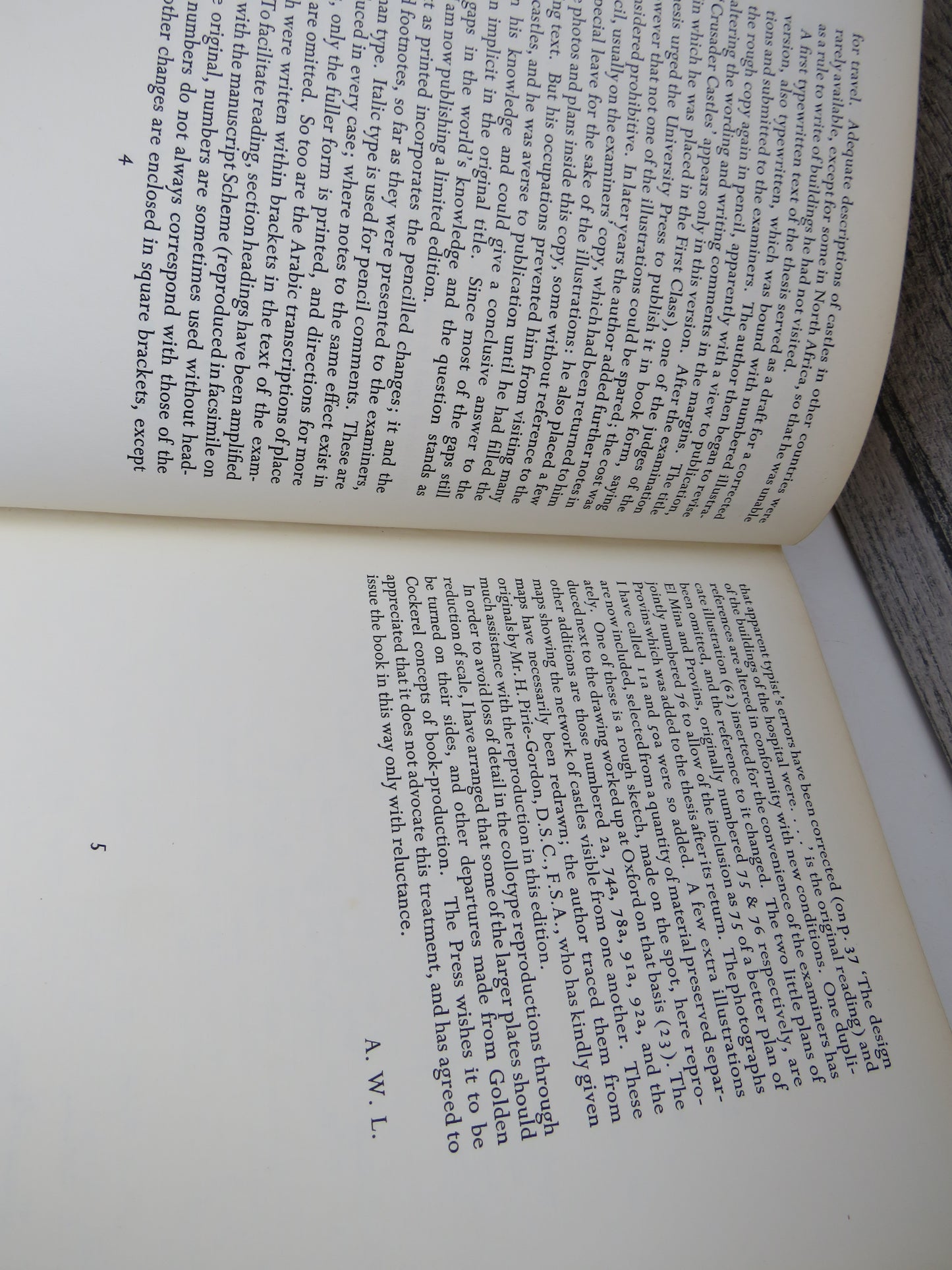 Crusader Castles By T.E. Lawrence The Golden Cockerel Press 1936 I. The Thesis